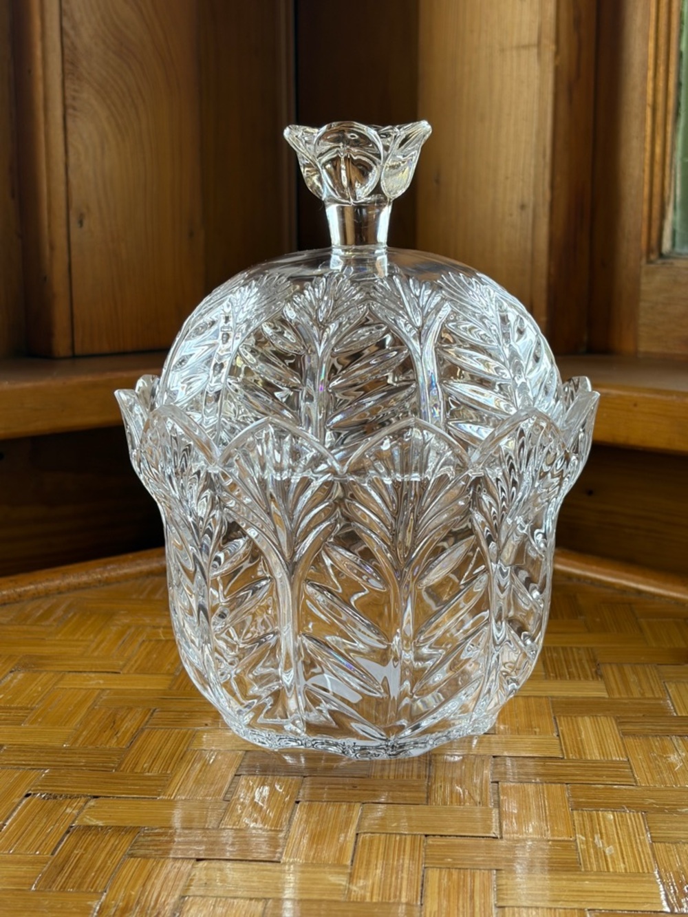 Fifth Avenue Crystal Portico Candy Dish Covered 7” Czech Vanity Storage - Picture 9 of 9